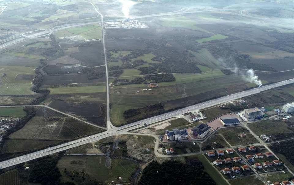 <p>Köprü ve otoyolun 26 Şubat'ta düzenlenecek törenle Cumhurbaşkanı Erdoğan tarafından hizmete açılması planlanıyor.</p>