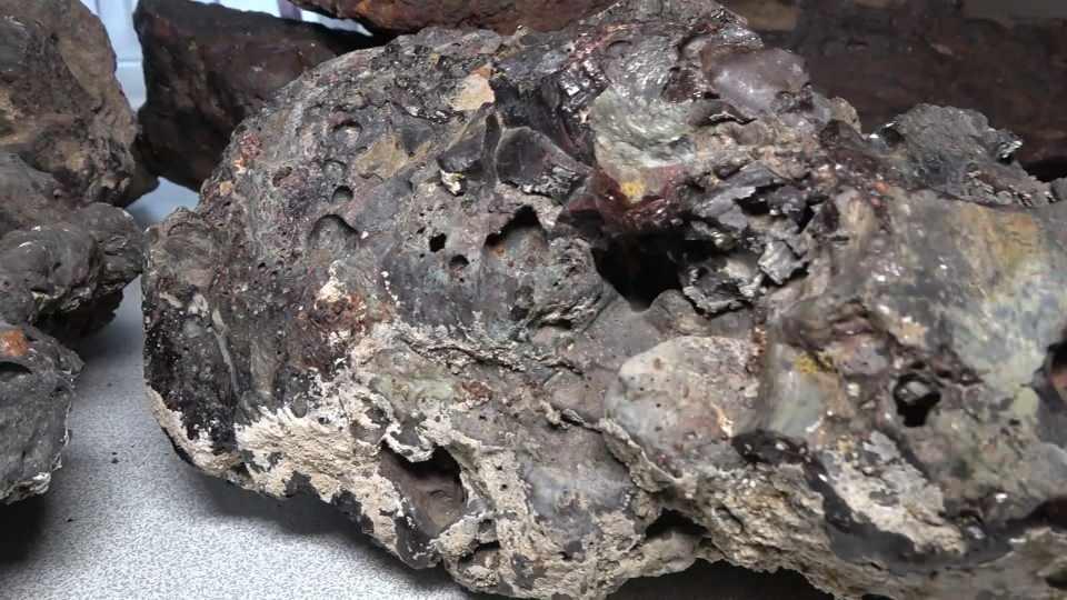 <p><strong>"Ufak bir taşı tartıyorum 12 kilogram geliyor"<br />
</strong><br />
Diğer taşlara göre ağır olduğunu anlatan Baran, "Şu anda halen çiftçilik ve hayvancılık ile uğraşıyorum. O gün mantara gittim.</p>