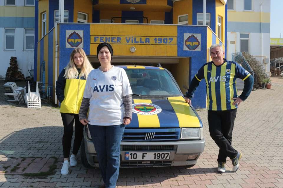 <p><strong>“Bütün hayatım Fenerbahçe”<br />
​</strong><br />
Dünyaya Fenerbahçeli olarak dünyaya geldiğini belirten Fanatik Fenerbahçe taraftarı İsmail Özhan Fenerbahçe sevgisini şu şekilde dile getirdi:</p>
