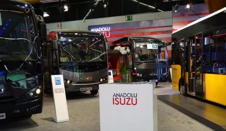 <p><strong>Anadolu Isuzu 18. kez şampiyon</strong></p>

<p>Anadolu Isuzu, 2021 verilerine göre midibüs segmentinde 18. kez “ihracat şampiyonu” oldu. Midibüs ve otobüs segmenti ihracatı içindeki payını yüzde 17,2’ye çıkaran şirket, en yüksek seviyeyi yakaladı. Midibüs ihracatında Anadolu Isuzu’nun payı yüzde 52, otobüs segmentinde ise yüzde 10 oldu.Anadolu Isuzu Genel Müdürü Tuğrul Arıkan “Türkiye’den yapılan toplam otobüs ve midibüs ihracatı 2021’de sektör genelinde yüzde 24 oranında düşerken, Anadolu Isuzu olarak aynı dönemdeki adet bazlı ihracatımızı yüzde 113 oranında artırdık” diye konuştu.</p>
