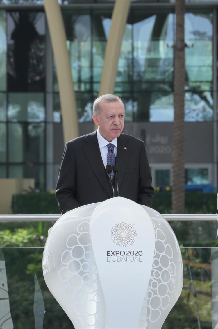 <p>Cumhurbaşkanı Recep Tayyip Erdoğan, Dubai'de Türkiye Ulusal Günü etkinliklerine katıldı.</p>

<p> </p>
