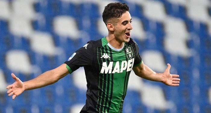 <p>16'lık iki bek radarda</p>

<p>Sağ bekte en güçlü aday, Sassuolo'nun 22 yaşındaki Milli oyuncusu Mert Müldür. Sarı- Kırmızılılar, Mert için ciddi bir yatırım yapmayı planlıyor.</p>
