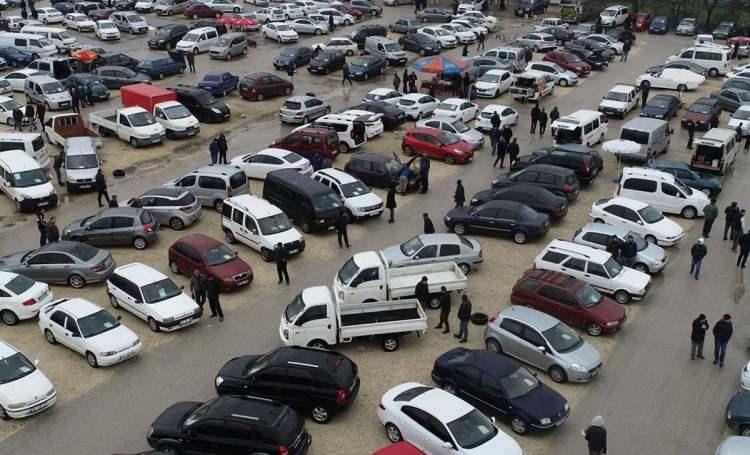 <p>Bu ilanların yeniden ne zaman yayınlandığı da Indicata tarafından takip ediliyor. İkinci olarak, ticaret yapan kurum, aracını sattığı için ilandan çekiyor ve yeniden satışa sunacağı bir aracının ilanını yayınlıyor. Bu ikinci grup araç ilanları, yani ilandan tamamen kaldırılan araçlar, satış olarak kabul ediliyor.</p>
