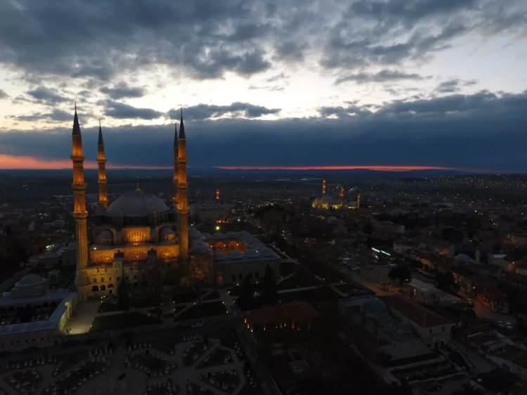 <p>Edirne - 105 bin 267 kişi</p>
<p> </p>