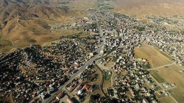 <p>Hakkari- 16 bin 743 kişi</p>
