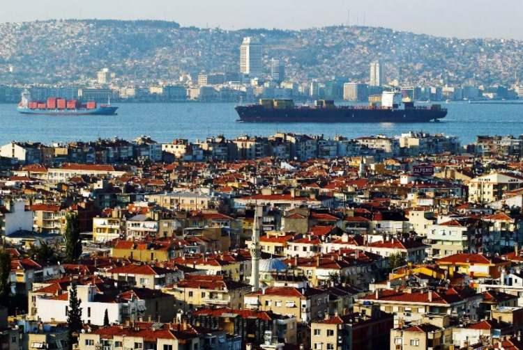 <p>İzmir - 71 bin 998 kişi</p>
