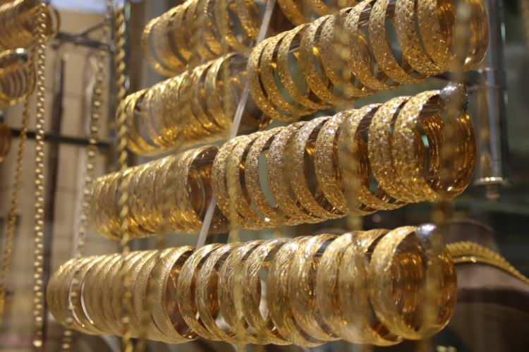 <p>Değerlemesi Yapılan Altın Tutarı 100 gram has altın (1000/1000 )<br />
İlgili Dönüşüm Kuru 800 TL<br />
Vatandaşın Hesabına Geçecek TL Tutar 100*800 TL= 80.000 TL<br />
3 Aylık Vade Sonunda Faiz/Kar Payı Asgari yüzde 3,51<br />
Getiri Tutarı 80.000 *0.0351 = 2808 TL<br />
Toplam Hesap Bakiyesi 82.208 TL</p>

