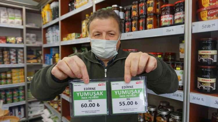 <p><strong>MARKET ÇALIŞANLARI GECEDEN HAZIRLIKLARA BAŞLADI</strong></p>

<p>Mağaza müdürü Salim Tüysüz ise, “Bugün itibariyle uygulanmakta olan KDV indirimini biz ekip olarak geceden başlayıp, bugün mesai başlangıcına kadar müşterilerimizin en uygun fiyatı alabilmeleri adına yönlendirmelerimiz yapıldı.</p>

<p> </p>
