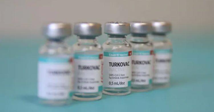 <p> Turkovac'ın, 'Omicron' varyantı ile ilgili çalışmaları kapsamında hayvan çalışmaları başladı, 2'nci dozu yarın yapılıyor olacak. Mart ayında da Omicron varyantına yönelik Turkovac aşısını tamamlamayı düşünüyoruz.</p>