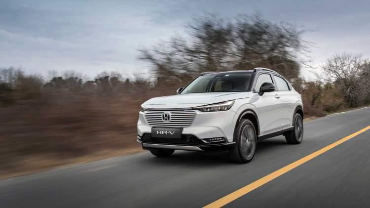 <p>Bunun yanı sıra 2022 Honda HR-V hibrit modelinde yer alan Hybrid Drive modunda benzinli motorla çalışan jeneratörden gelen güç, bataryayı şarj ediyor ve verimlilik avantajı sağlıyor.</p>

<p> </p>

<p> </p>
