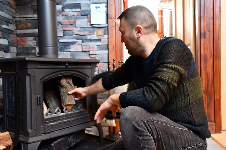 <p><strong>- Sayısı 200'e çıkarılarak "bungalov köy" kurulacak</strong></p>

<p>Bungalov evlere yoğun talep olduğunu vurgulayan Altun, şöyle dedi:</p>

<p>"Doğal yaşam evlerini 200 adet planlayarak yola çıktık. Şu anda 25 evle hizmet veriyoruz ve çok ciddi talep var. Evlerimiz, yılın 12 ayı yayla ve kış turizmi şeklinde hizmet veriyor. </p>
