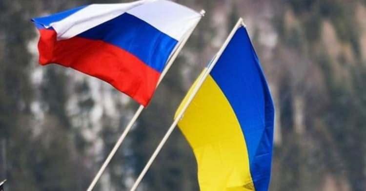 <p><span style="color:#800080"><strong>Rusya ve Ukrayna arasındaki gerilim tırmanırken Başkent Kiev başta olmak üzere Ukrayna'daki birçok bölgede sokağa çıkma yasağı ilan edildi. Rusya'nın Ukrayna'ya askeri işgal başlatmasının ardından dünyanın dört bir yanından tepkiler çığ gibi büyüyor.</strong></span></p>
