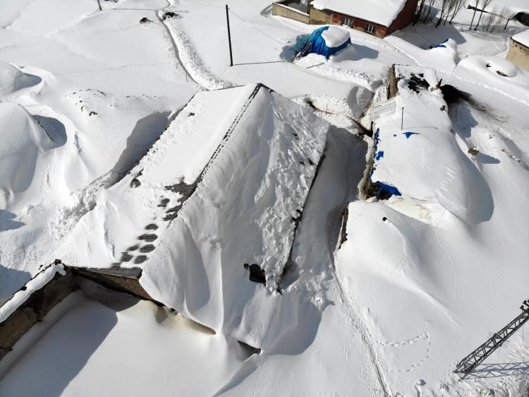 <div>Beyaz örtüyle kaplanan köylerdeki ev ve ahırlar, dron ile görüntülendi.- "Tipi ve soğukta hayvanların bakımı daha da zorlaşıyor"</div>

<div> </div>
