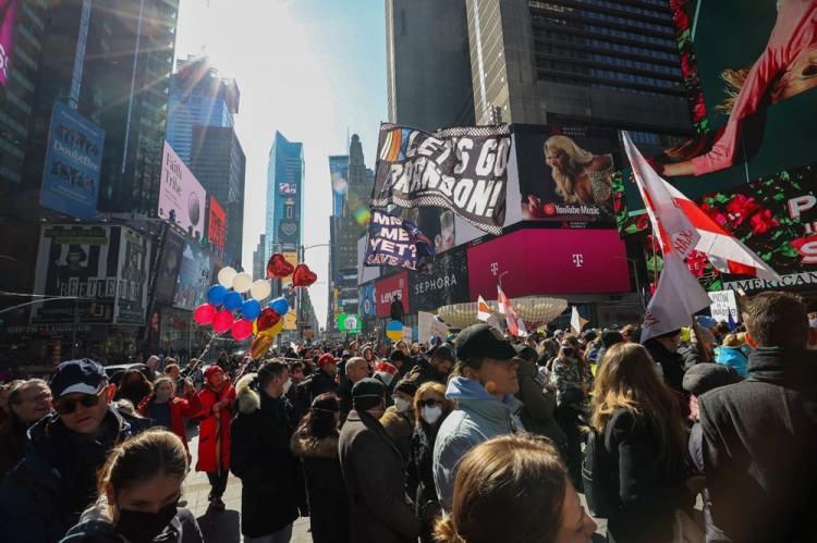 <p><strong>ABD</strong><br />
<br />
ABD'nin New York kentindeki Times Meydanı'nda toplanan yüzlerce kişi, Rusya'nın Ukrayna'ya saldırısını protesto etti.</p>