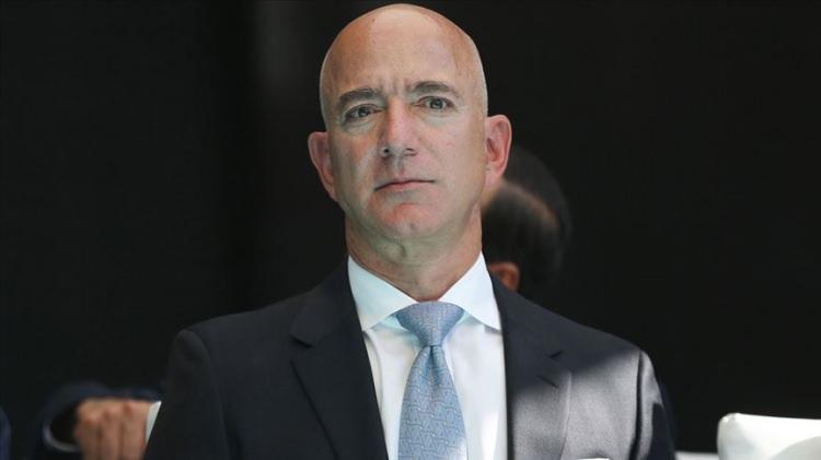 <p>Jeff Bezos - 178 milyar dolar</p>

<p>ABD'li e-ticaret devi Amazon'un kurucusu</p>
