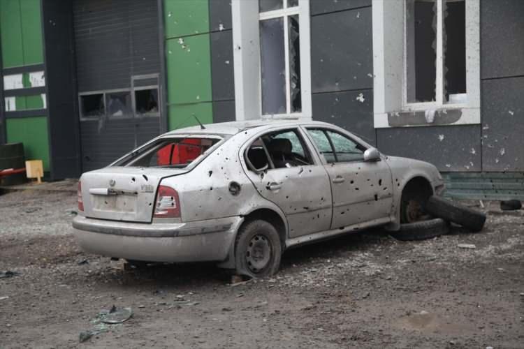 <p>Rusya’nın Ukrayna’ya operasyon başlatmasının ardından ülkenin değişik yerlerindeki çatışmalarda siviller zarar görüyor. </p>
<p> </p>