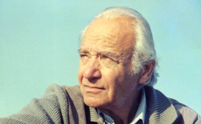 <p>Hababam Sınıfı serisini bizlere kazandıran Rıfat Ilgaz daktilo alacak parası olmadığı için her şeyi el yazısıyla kaleme almıştır.</p>