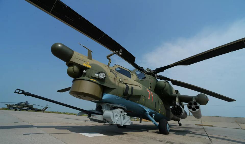 <p>Rusya Hava Kuvvetlerinin ana taarruz helikopteri Mi-28 Gece Avcısı, 24 saat her türlü hava koşullarında görev yapar. Mi-28, ilk olarak 1983’te üretildi.</p>