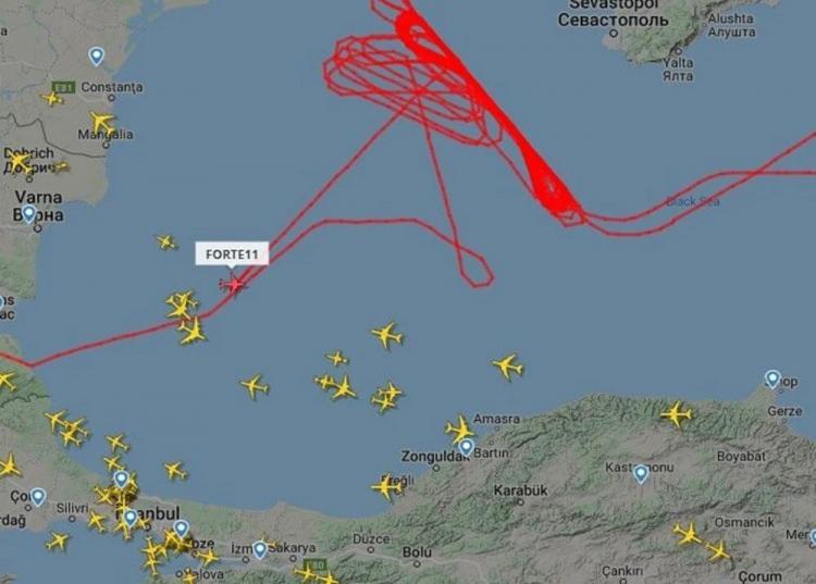 <p>Uçağın, gözlem ve keşif faaliyetine rağmen, uçuk bilgilerini ve kimliğini gizlemeden çalışmasını sürdürmesi ise dikkat çekiyor. Uçak, Karadeniz üzerindeki tek hava taşıtı olarak görülüyor.</p>