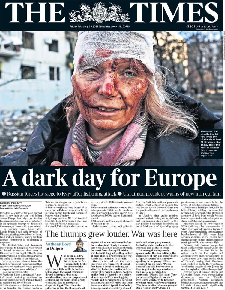 <p>The Times gazetesi, manşetinde "Avrupa için karanlık bir gün" ifadelerine yer verdi. Hava saldırıların ardından Rusya'nın Kiev'i kuşattığını yazan gazete, yine aynı şekilde yaralanmış kadının fotoğrafını birinci sayfasından okurlarına aktardı.</p>

<p> </p>
