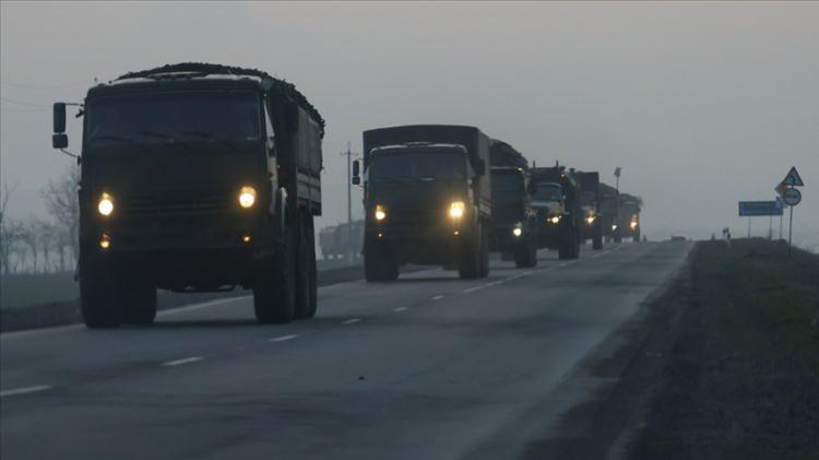 <p>Rus kuvvetleri, Ukrayna sınırını geçerek askeri bir harekat başlattı ve büyük şehirlerin yakınındaki askeri hedefleri bombaladı.</p>

<p> </p>
