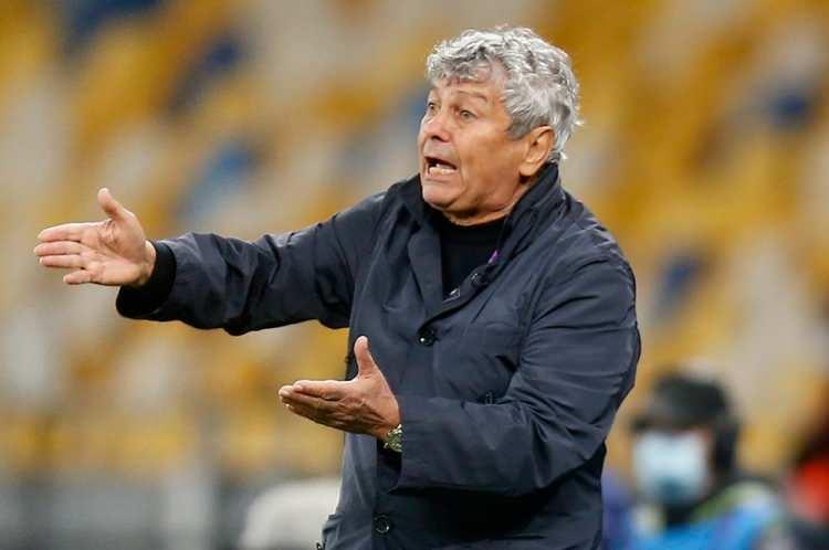 <p>Dinamo Kiev'in Rumen Teknik Direktörü Mircea Lucescu, "Ukrayna'na tüm spor organizasyonları 30 günlüğüne askıya alındı. Korkak değilim ve Kiev'i terkedip Romanya'ya dönmeyeceğim. Umarım bu beyinsiz büyük insanlar savaşı durdurur. Bunun olabileceğini asla düşünmemiştim" şeklinde konuştu.</p>