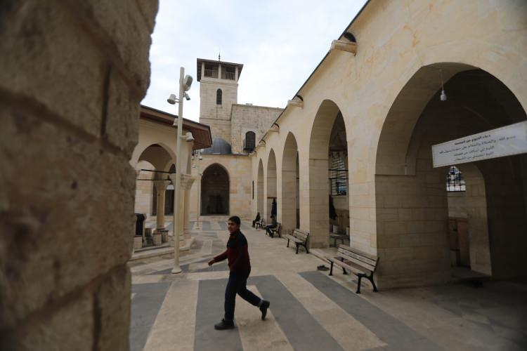 <p>Sağlık Bakanlığının katkılarıyla ilçe merkezinde kurulan Bab Hastanesi, Suriye'nin kuzeyindeki en önemli sağlık üslerinden biri haline geldi.</p>