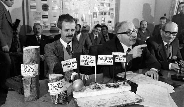 <p>Erbakan, çalışmalarıyla Leopard tanklarının üretiminin yapıldığı Almanya'nın en büyük motor fabrikasına davet edilmesinin ardından burada başmühendis olarak tank motorları üzerinde çalışmalar gerçekleştirdi.</p>
<p> </p>