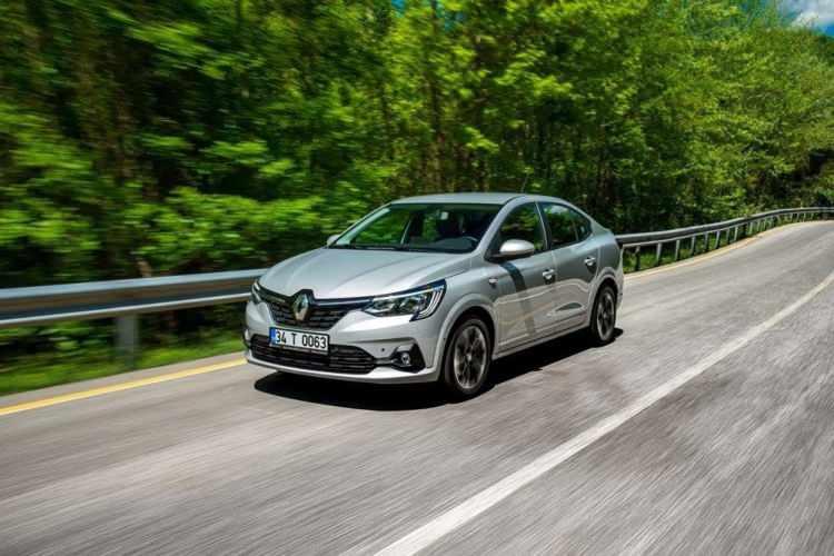 <p><strong>RENAULT</strong></p>
<p>Taliant Joy 1.0 Sce 65 bg</p>
<p>Liste fiyatı 312.900 TL</p>
<p>Joy 1.0 Turbo X-tronic 90 bg 380.000 TL</p>
<p>Touch 1.0 Turbo X-tronic 90 bg 402.900 TL</p>