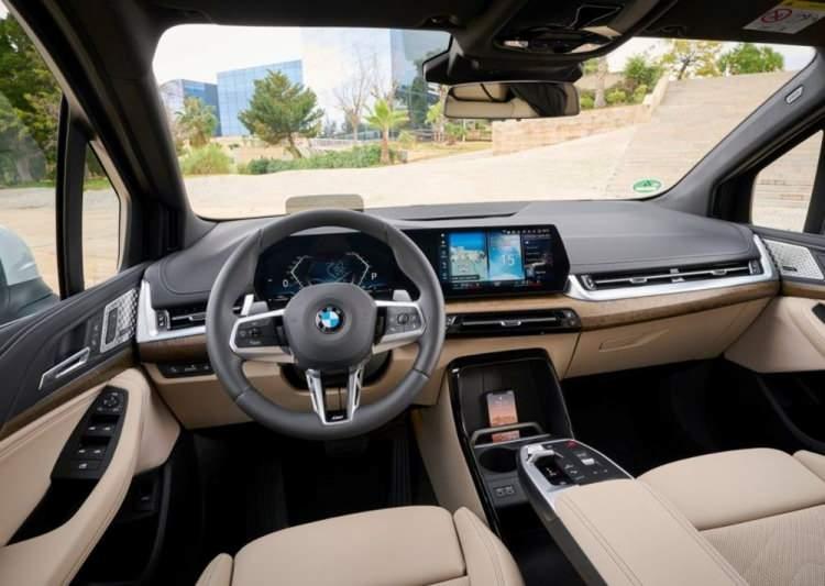 <p>Yeni BMW 2 Serisi Active Tourer, 170 beygir güç ve 280 Nm tork sunan 1.5 litrelik benzinli motoruyla ön siparişe açıldı.</p>
