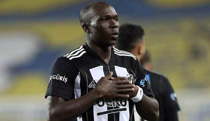 <p>VINCENT ABOUBAKAR'I GERİ İSTEDİLER</p>

<p>Michy Batshuayi'nin performansından memnun olmayan taraftarlar Aboubakar'ın geri gelmesini istedi.</p>
