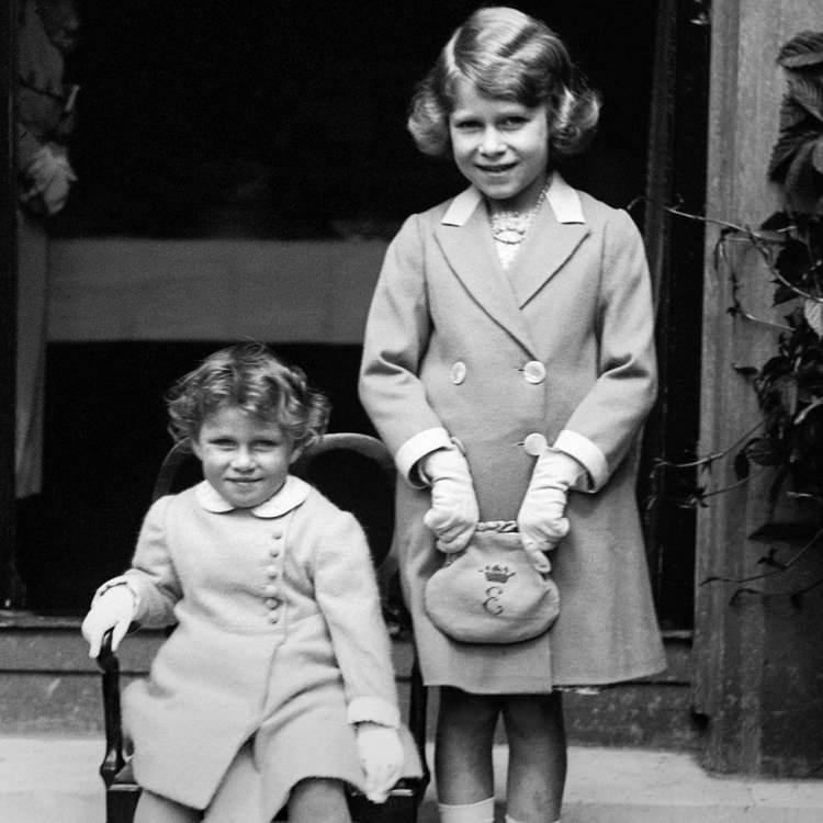 <p><span style="color:#FF0000"><strong>İngiltere Kraliçesi II. Elizabeth, 21 Nisan 1926 yılında Londra'nın Mayfair şehrinde yer alan Bruton Sokağı'ndaki 17 numaralı dairede dünyaya geldi.</strong></span></p>

<p> </p>

