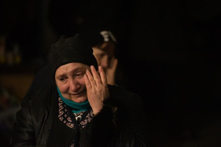 <p>Halkın bir kısmı Ukrayna'dan ayrılırken, ülkede kalan kesim ise kendilerini güvence altına almak için evlerinin alt katlarındaki sığınaklar ile metro istasyonlarına akın etti.</p>
