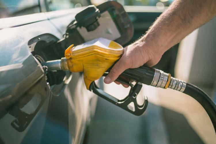<p><strong>ABD STRATEJİK REZERVLERİNDEN 30 MİLYON VARİLİ PİYASAYA SÜRECEK</strong></p>

<p>Petrol piyasasında yatırımcılar OPEC+ toplantısına odaklanırken, ABD'den stratejik petrol rezervleri ile ilgili de bir hamle geldi.</p>
