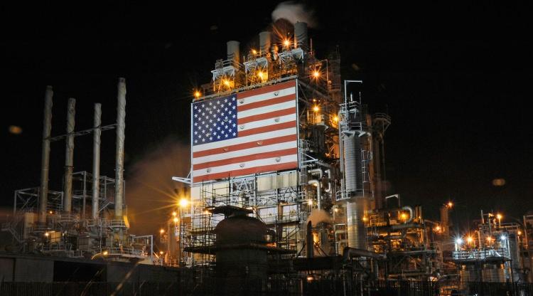 <p>New York ve Londra'da petrol vadelilerinde yüzde 5'i aşan yükseliş izlendi.</p>
<p> </p>