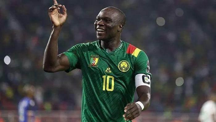 <p>ABOUBAKAR IN BATSHUAYI OUT</p>

<p>Vincent Aboubakar Twitter'da trendlere girdi. Birçok Beşiktaşlı taraftar onunla ilgili özlemlerini dile getirip, Batshuayi'ye tepki gösterdi.</p>
