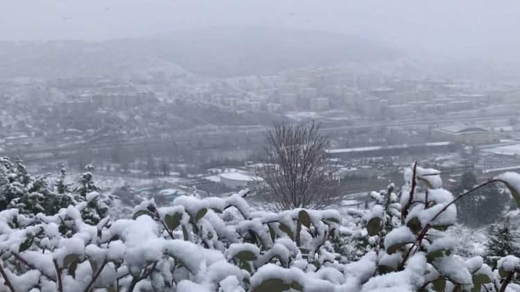 <p>Bayburt<br />
<br />
Cuma: Kar yağışlı<br />
Cumartesi: Kar yağışlı</p>
