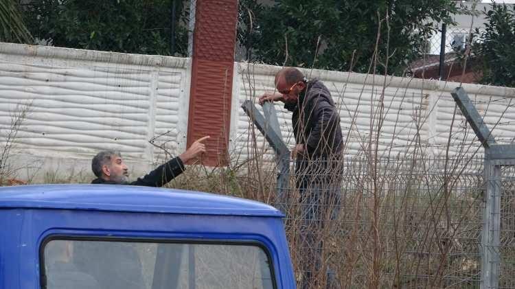 <p>Şahıs sinirlenerek geçtiğimiz günlerde çıktığı 30 metre yüksekliğindeki baz istasyonuna yeniden çıktı.</p>
