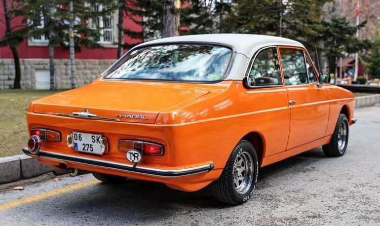<p>2010 yılında Türk motor sporlarının duayen isimlerinden Serdar Bostancı'nın liderliğinde Moğolistan ve Gobi Çölü gibi zorlu bölümler de dahil olmak üzere 14 bin kilometreyi geride bırakarak Paris'e ulaşan Anadol, 104 adet klasik otomobilin katıldığı Pekin-Paris Klasik Otomobil Rallisi'ni ikinci sırada tamamladı.</p>
<p> </p>
