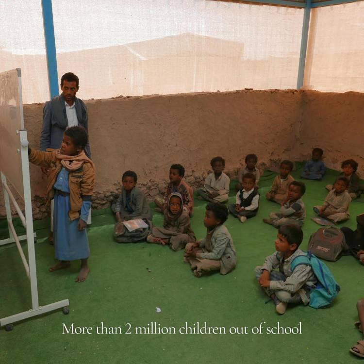 <p>Jolie, "Herkes aynı merhameti hak ediyor. Çatışmanın sivil kurbanlarının hayatları, her yerde aynı kıymette. 7 yıllık savaşın ardından Yemen halkı da korunma, destek ve her şeyden önce barışa muhtaç." değerlendirmesinde bulundu.</p>