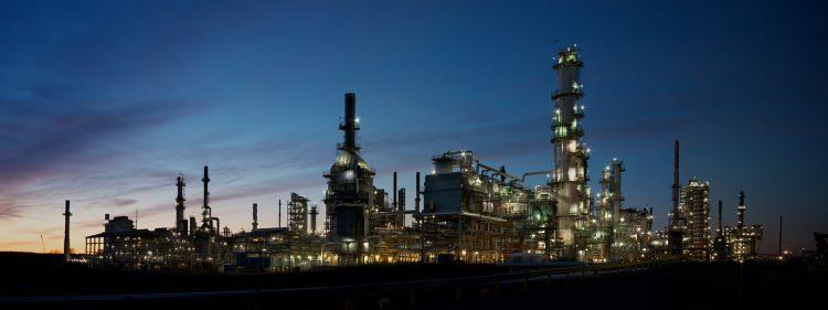 <p>Asya'nın en büyük mal varlığına sahip Petrokimya devi Reliance Industries'in Başkanı Mukesh Ambani geçtiğimiz günlerde yaptığı açıklamada Hindistan'ın temiz enerji ihracatının önümüzdeki 20 yıl içinde 500 milyar dolara yükselmesini beklediğini söyledi.</p>
