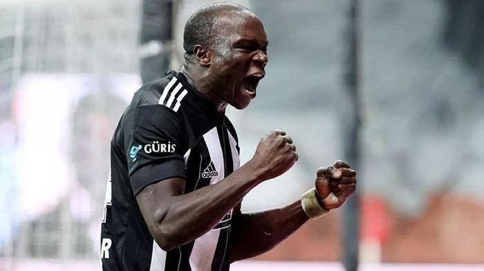 <p>Beşiktaş'ın Ziraat Türkiye Kupası'nda Yukatel Kayserispor'a elenmesi siyah-beyazlı taraftarları çileden çıkarttı.</p>
