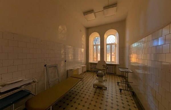 <p>G&uuml;n&uuml;m&uuml;zde kapanmış olan bir kadın doğum hastanesi.</p>
