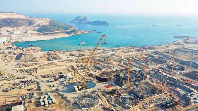 <p>Ana sirkülasyon boru hattının kaynak işlemi sırasında tesislerin temizliği, hava kalitesi ve nemliliğinin sağlanması gerekiyor çünkü ana sirkülasyon boru hattının kaynaklı bağlantılarının kalitesi için önceden belirlenmiş özel şartlara titizlikle uyulması gerekmektedir."</p>
<p> </p>
