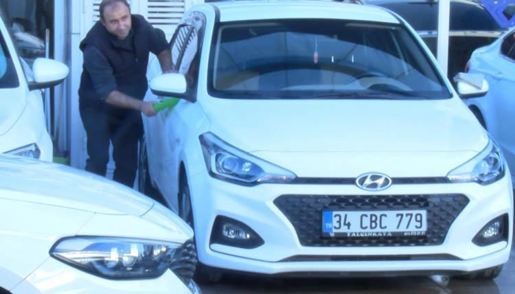 <p>Özellikle hammadde artışı nedeniyle sıfır km araçlardaki fiyat artışıyla birlikte ikinci el fiyatlarının da yükselmesine sebebiyet verdiğini ekledi.</p>