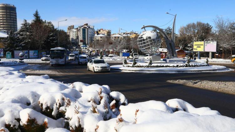<p>Kırıkkale<br />
<br />
Perşembe: Kar yağışlı<br />
Cumartesi: Kar yağışlı</p>
