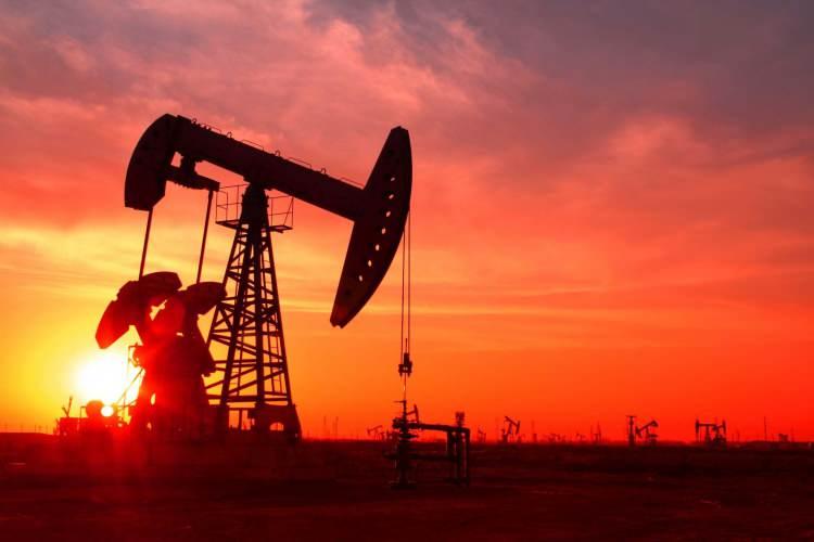<p>Petrol piyasalarında tüm dikkatler OPEC+ toplantısından çıkacak mesajlara çevrilirken, Uluslararası Enerji Ajansı (UEA) Rusya'nın Ukrayna'yı işgali sonrasında küresel enerji piyasasının tehdit altında olduğunu belirtti.</p>
