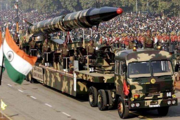 <p>HİNDİSTAN</p>

<p>Pakistan'ı takiben ise Hindistan geliyor.</p>

<p>Hindistan sivil amaçlı nükleer enerji programında Rusya'dan yardım alıyor. Envanterinde ise 160 silah bulunuyor.</p>
