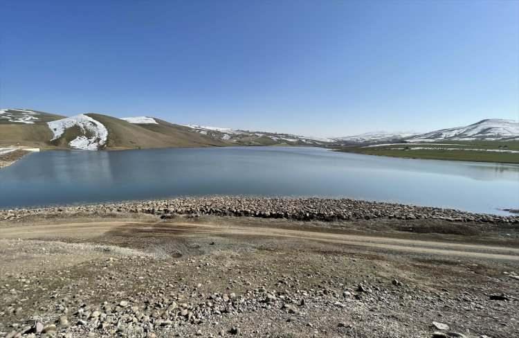 <p><em><strong>Kar yağışının ardından ilkbaharda beklenen yağmurla su seviyesinde daha da artış beklediklerine işaret eden Dündar, şöyle konuştu:</strong></em></p>

<p>"Bölgemizdeki özellikle sulama tesislerimizde önemli bir sorun yaşanmadan inşallah 2022 yılını da atlatırız diye planlıyoruz. </p>
