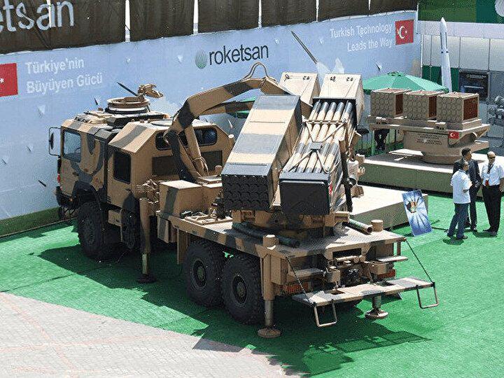 <p>Ayrıca her türlü hava ve çevre şartlarında koruma avantajı bulunan roketler, uzun raf ömrü, nakil kolaylığı, hızlı ve kolay yükleme açısından benzerlerine göre öne çıkıyor.</p>